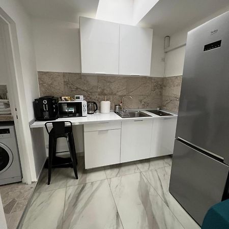 Luxus Cluj Airport Apartments Екстериор снимка