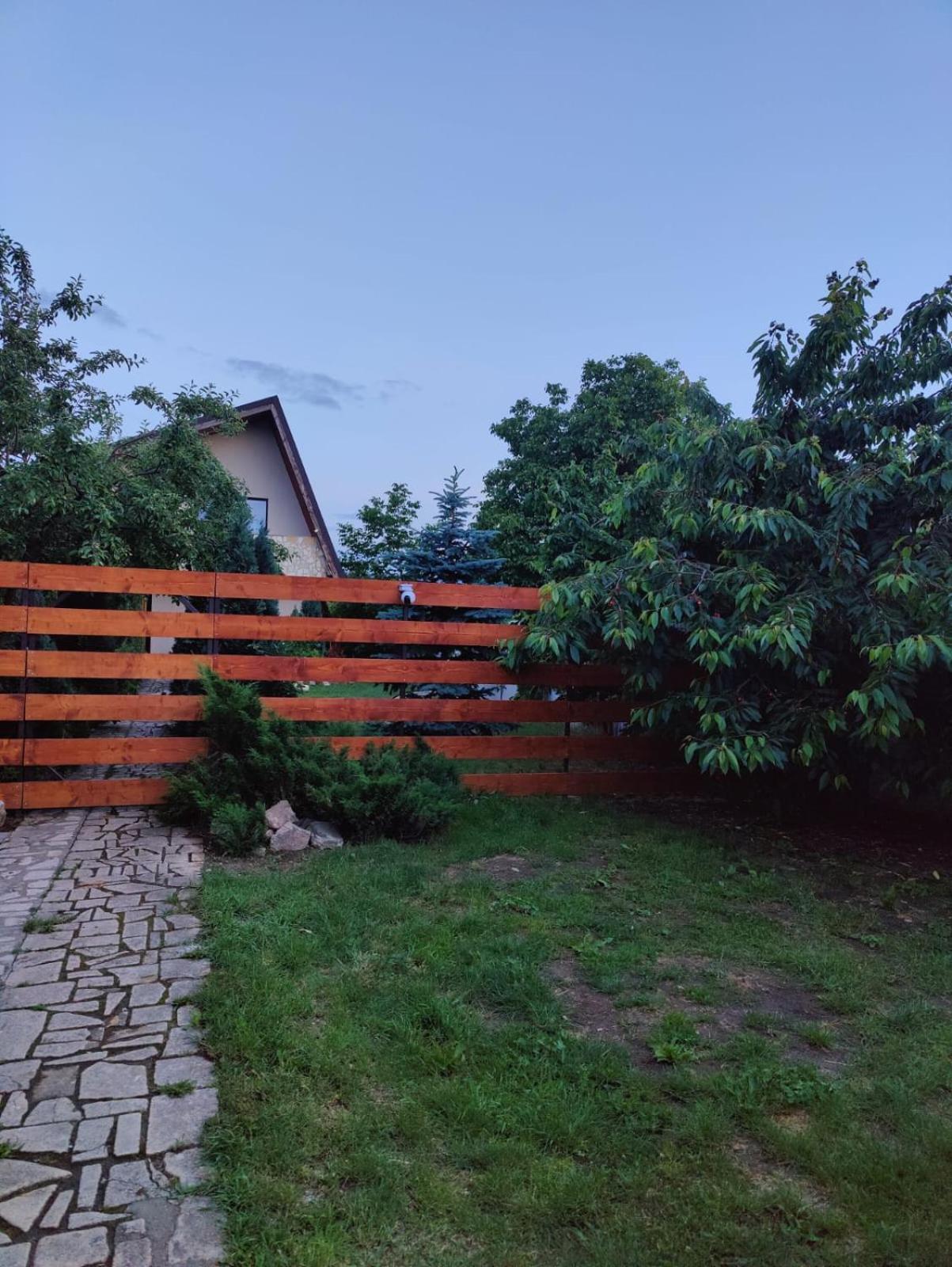 Luxus Cluj Airport Apartments Екстериор снимка