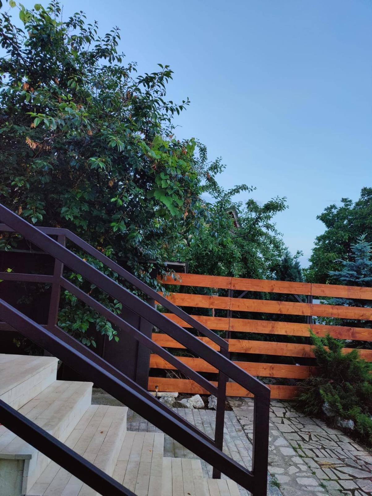 Luxus Cluj Airport Apartments Екстериор снимка