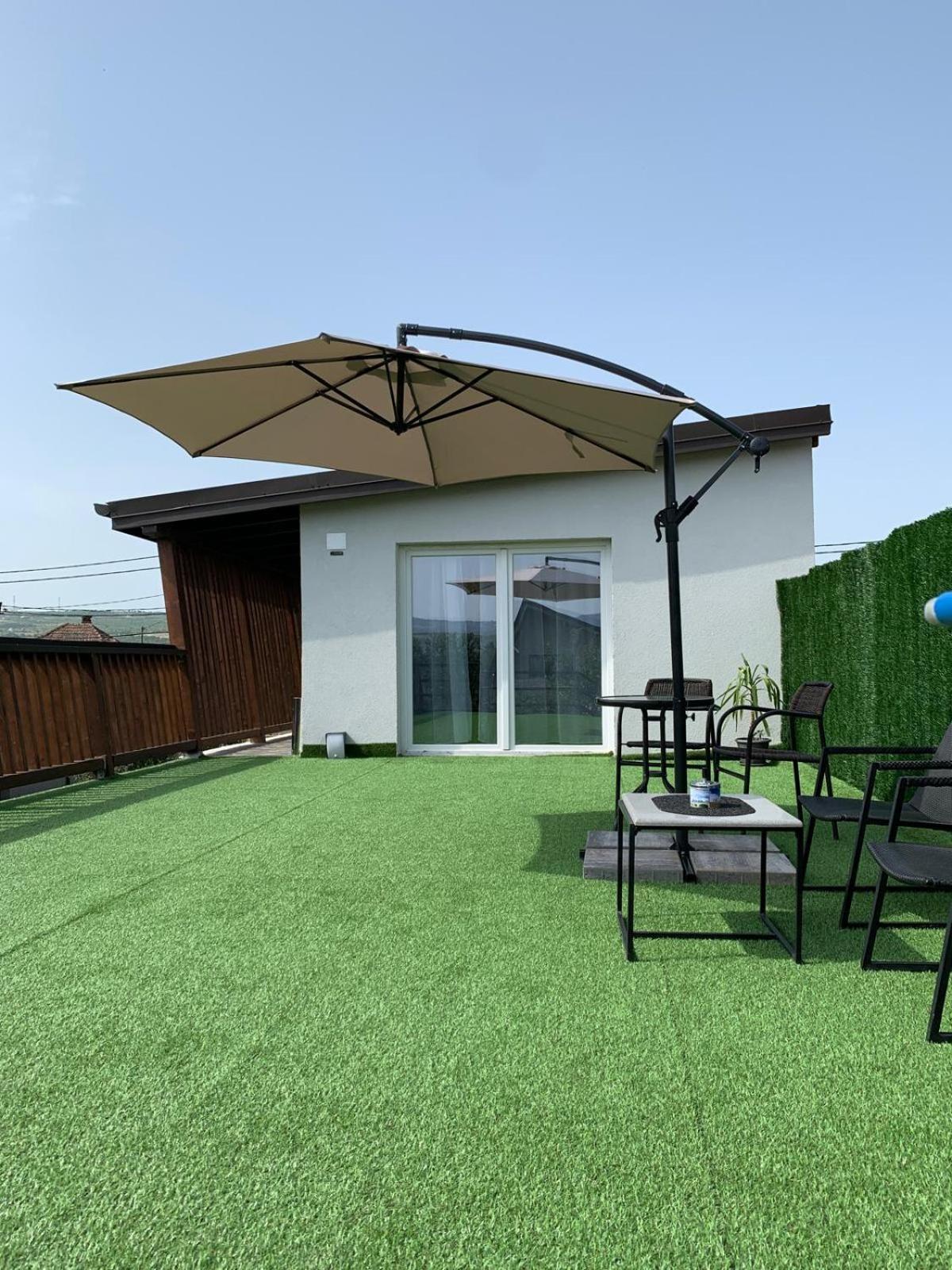 Luxus Cluj Airport Apartments Екстериор снимка