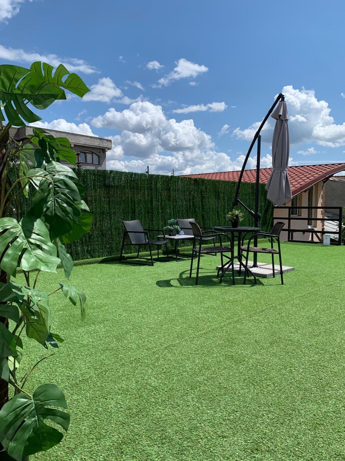Luxus Cluj Airport Apartments Екстериор снимка