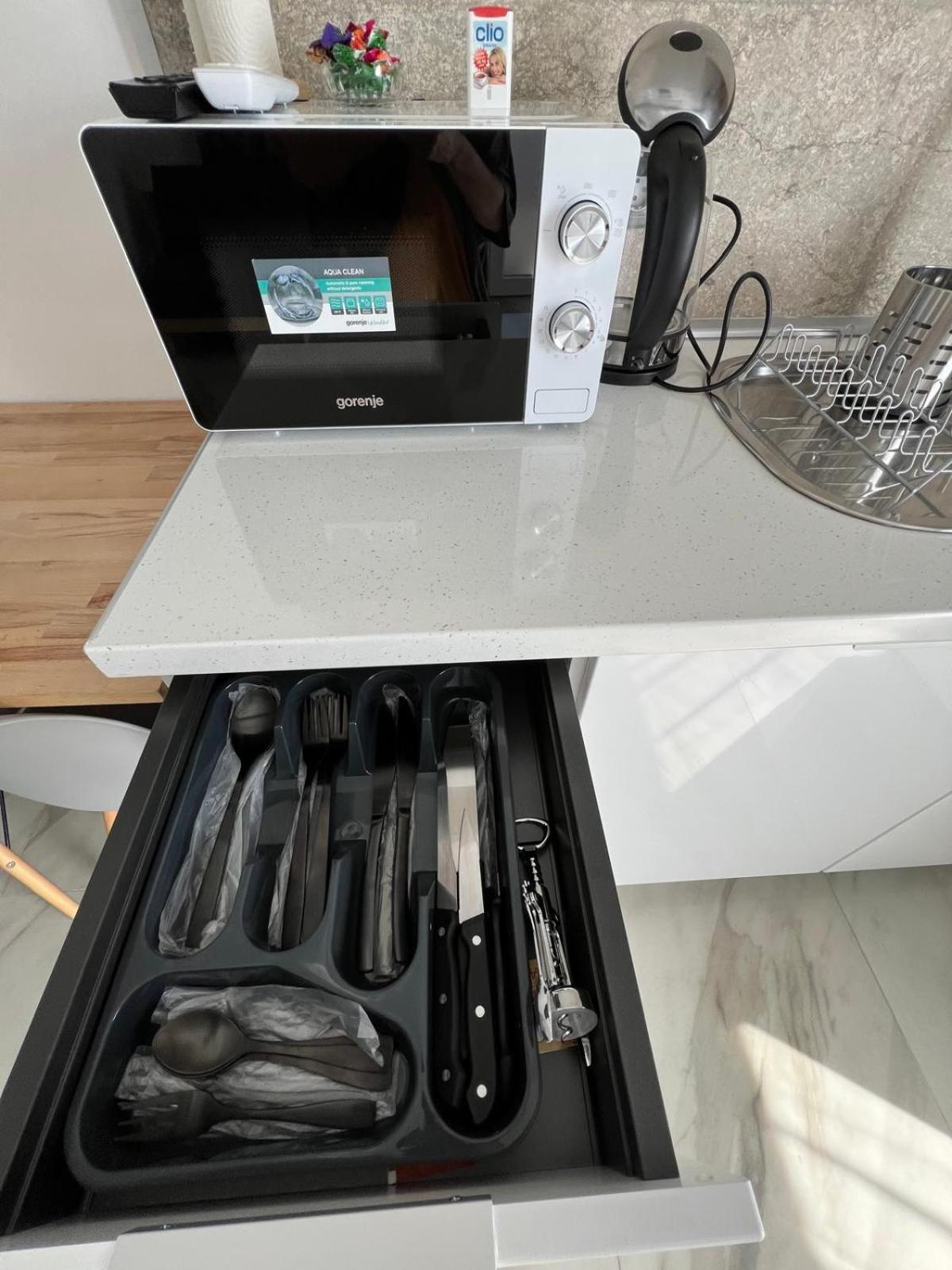 Luxus Cluj Airport Apartments Екстериор снимка