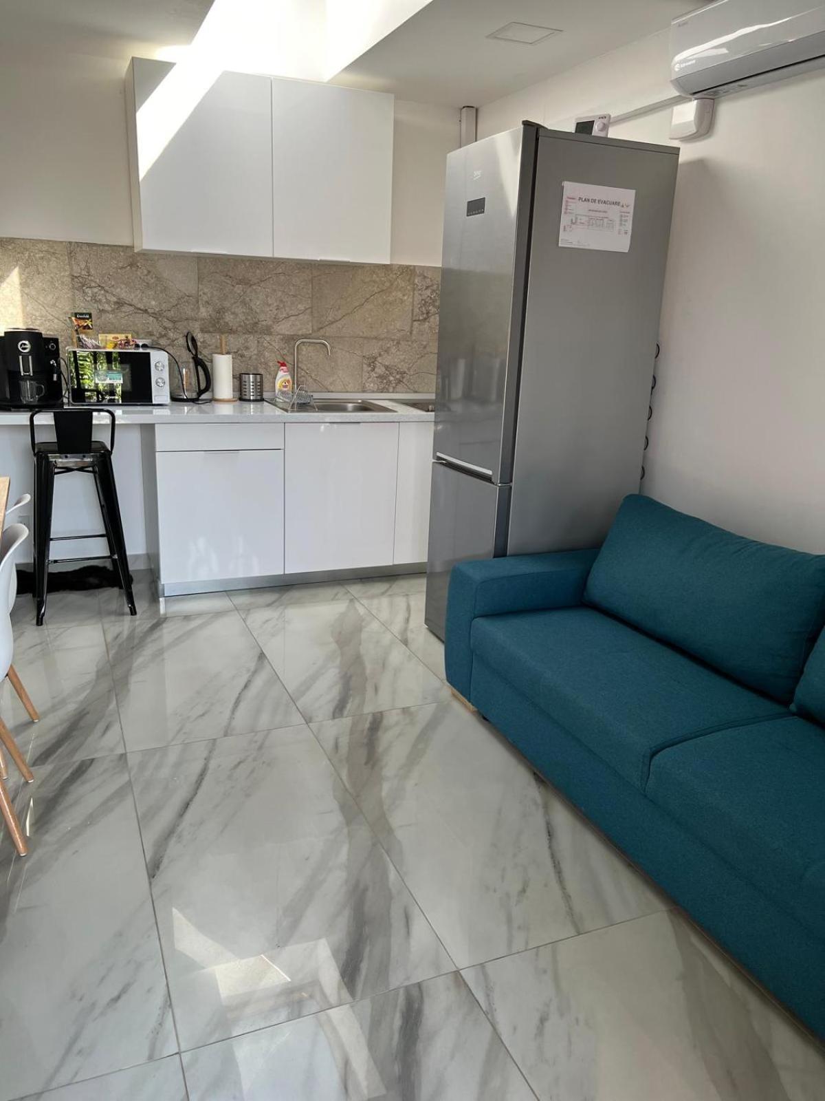 Luxus Cluj Airport Apartments Екстериор снимка