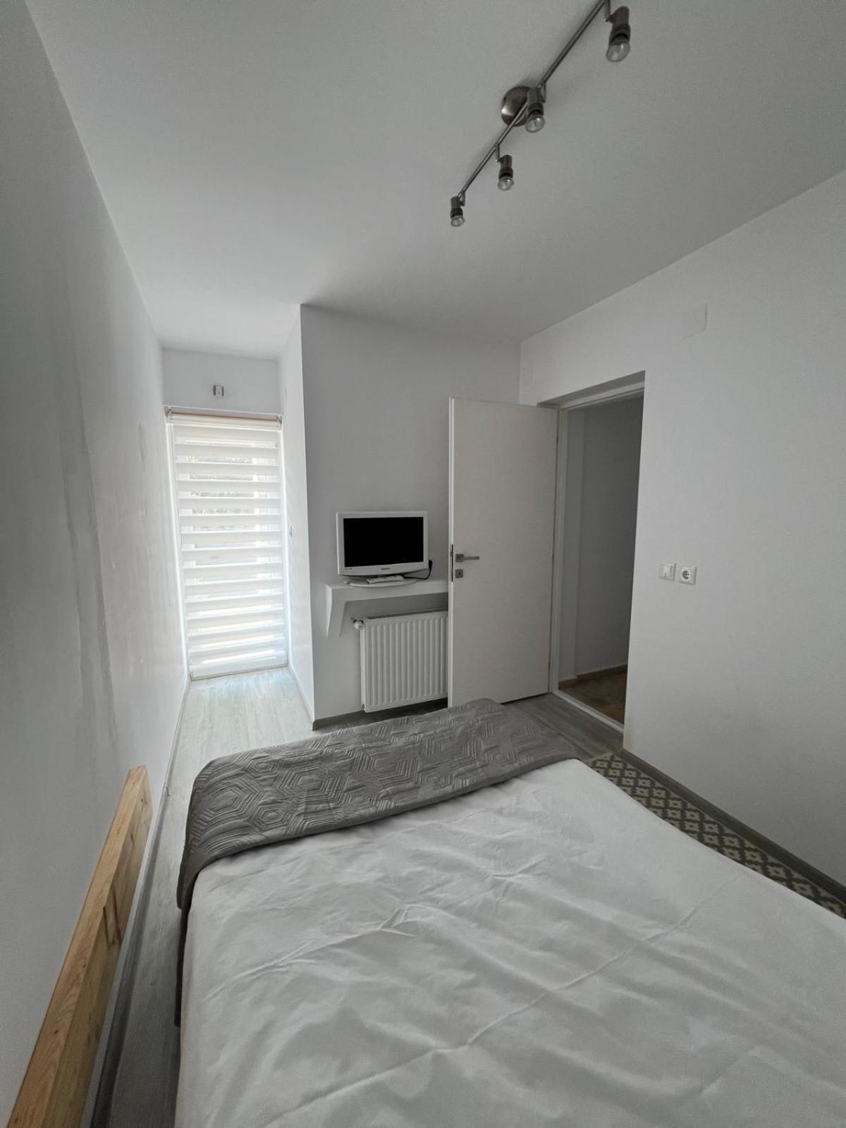 Luxus Cluj Airport Apartments Екстериор снимка