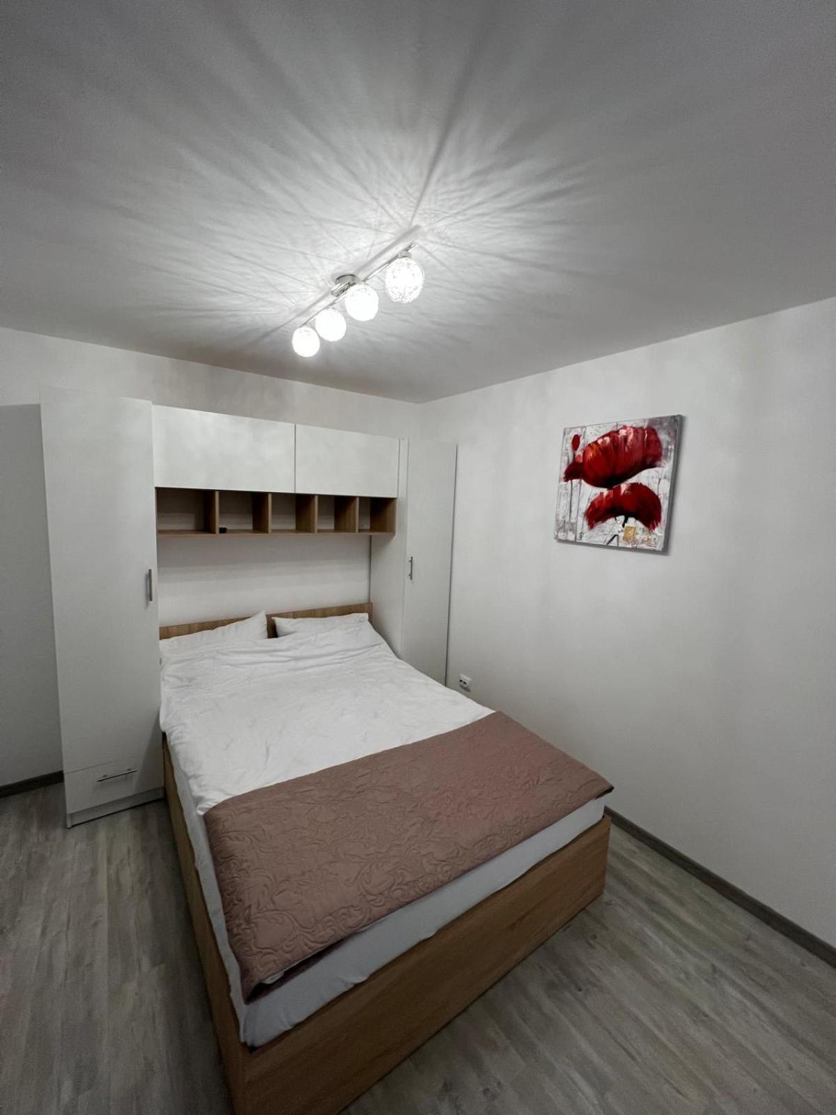 Luxus Cluj Airport Apartments Екстериор снимка