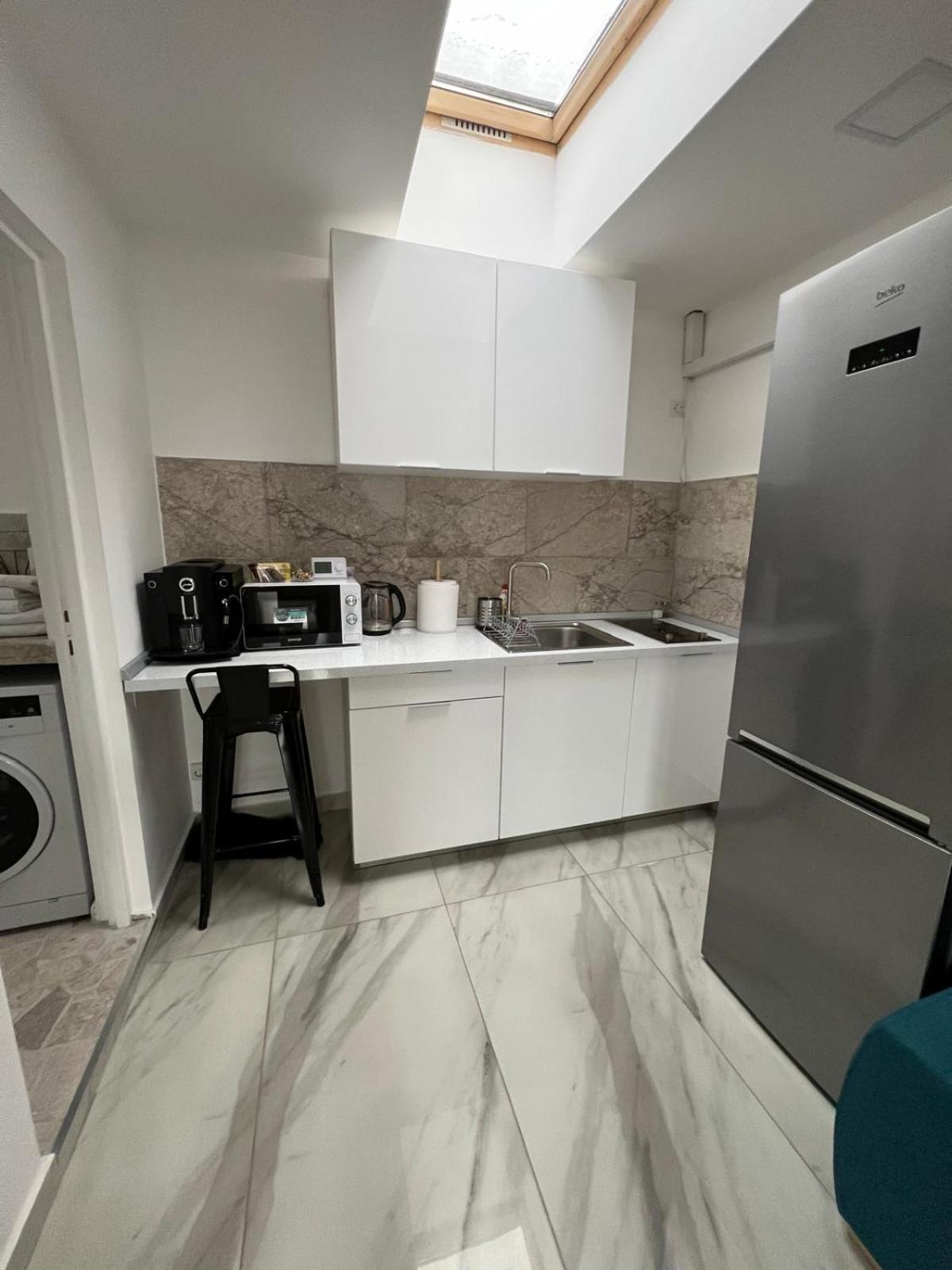 Luxus Cluj Airport Apartments Екстериор снимка