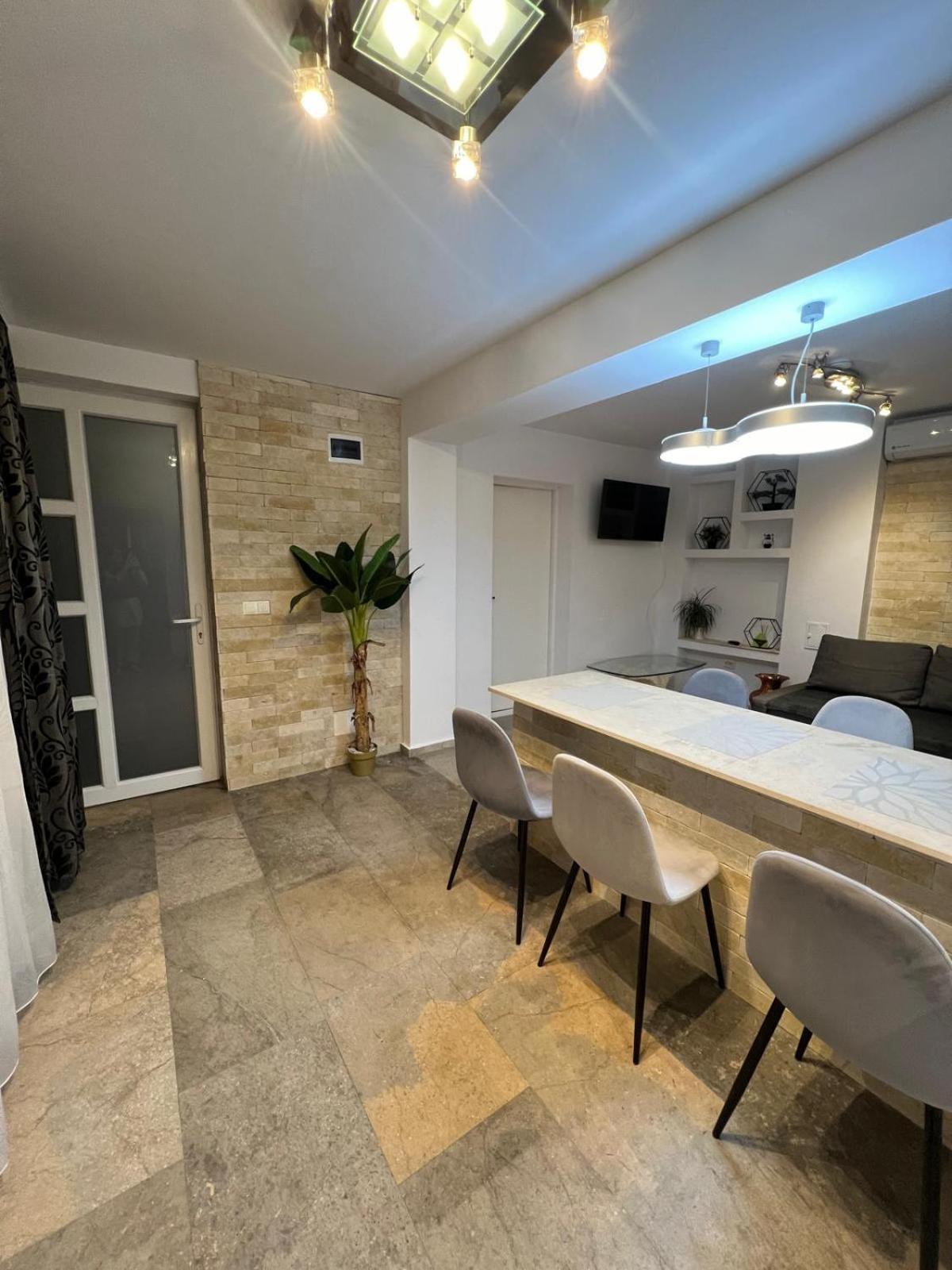 Luxus Cluj Airport Apartments Екстериор снимка