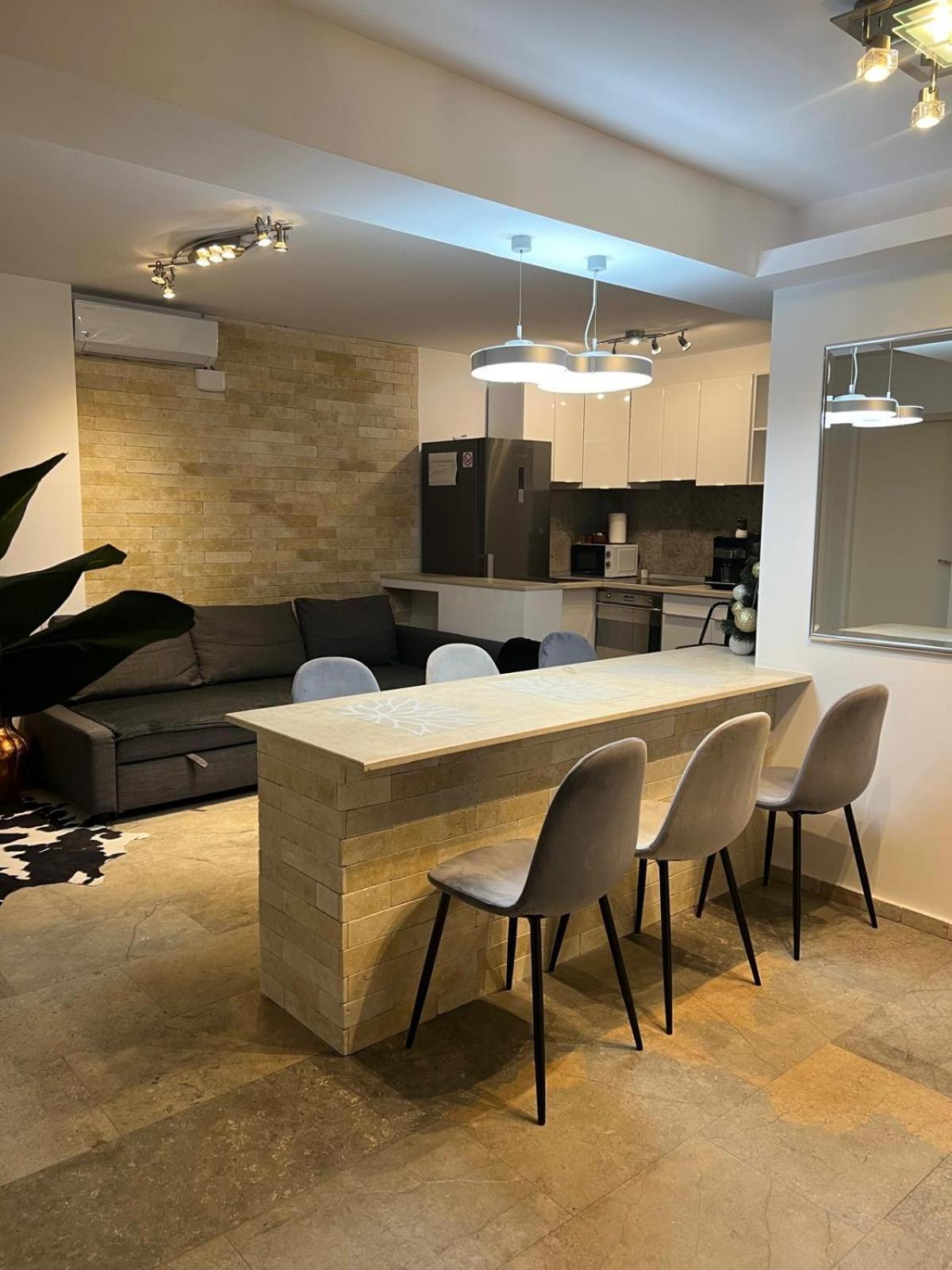 Luxus Cluj Airport Apartments Екстериор снимка
