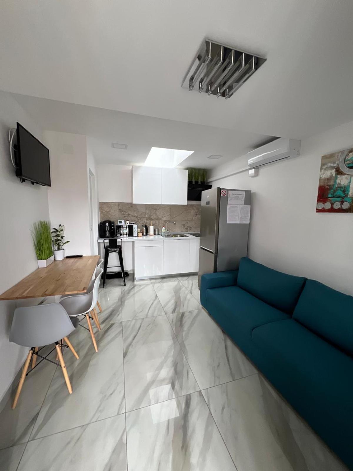 Luxus Cluj Airport Apartments Екстериор снимка